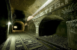 Illustration for article titled A subway spelunker's guide to Paris' abandoned Métro stations